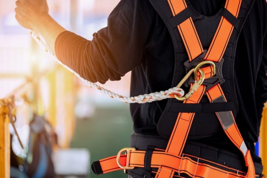 Dos and Don’ts of Using a Safety Harness