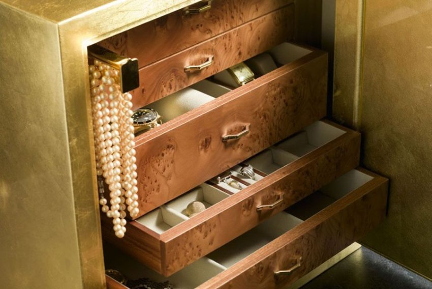 Why You Should Consider Investing in a Jewelry Safe?